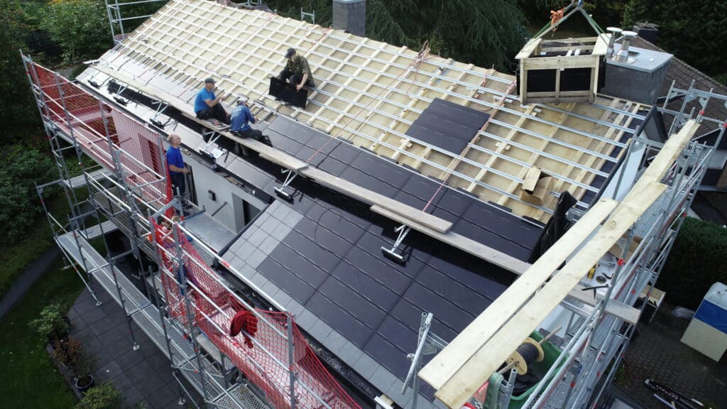 Rathscheck Photovoltaik-Anlage und Schieferdach